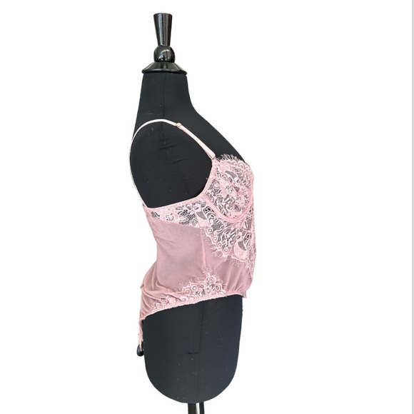 Floral Lace Bodysuit - Picture 4 of 10